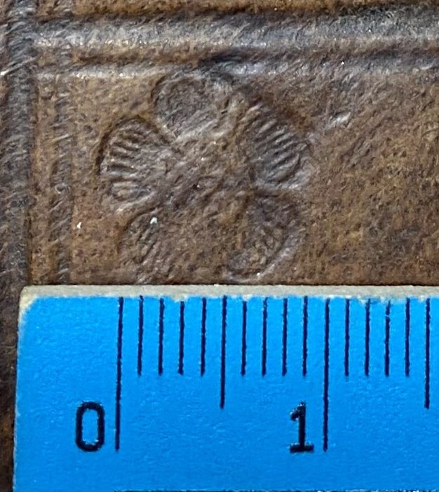 Image Description for https://www.hist-einband.de/Bilder/HAB/Werkzeugbild Rosette.jpg